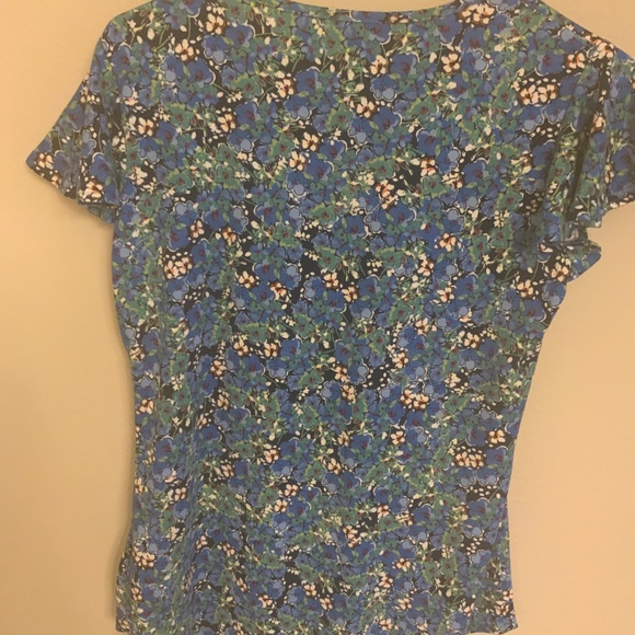 ROSELINLIN Womens Ruffle Sleeve Tunic Tops V Neck Loose Fit Short Sleeve Summer - Picture 6 of 6